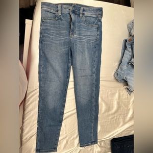 American Eagle Super High Rise Jegging Crop Jeans
